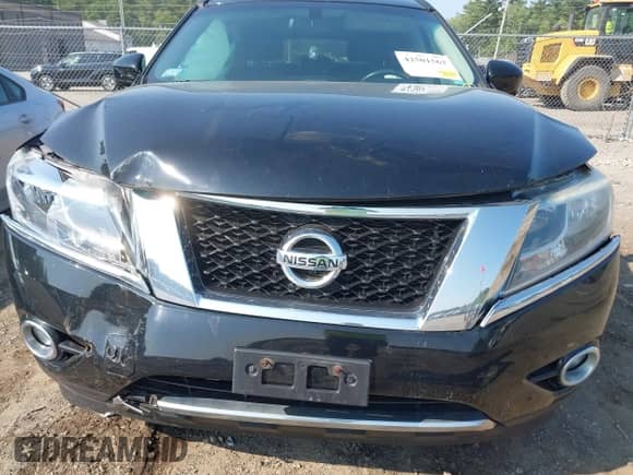 2014 Nissan Pathfinder SV with VIN 5N1AR2MM6EC608190, listed as a IAAI auction lot 42501563 with 139,358 mi miles and . Bid and sale history available at DreamBid. Image 6.