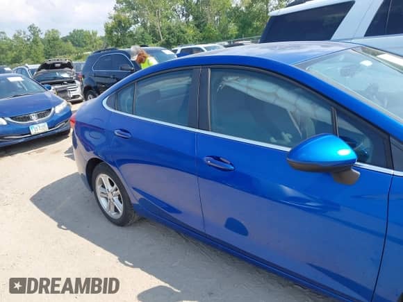2017 Chevrolet Cruze LT с VIN 1G1BE5SM7H7217466, выставлен на аукционе IAAI как лот 42900903 с пробегом 68 020 миль миль и . История ставок и продаж доступна на DreamBid. Изображение 13.