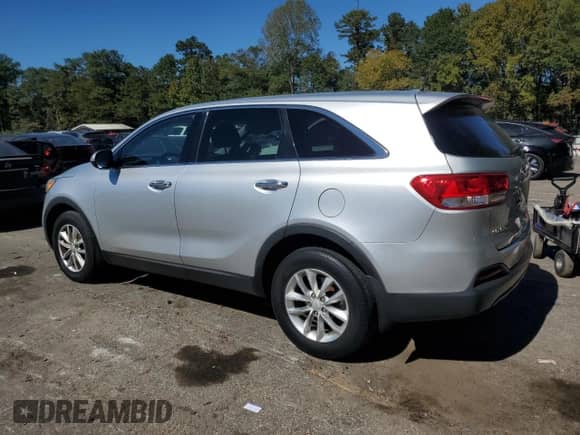 2018 Kia Sorento L z VIN 5XYPG4A36JG395758, wystawiony jako Copart lot #86409235 z przebiegiem 171 936 mil mil oraz Czysty tytuł • Clean title. Historia ofert i sprzedaży dostępna na DreamBid. Obrazek 2.