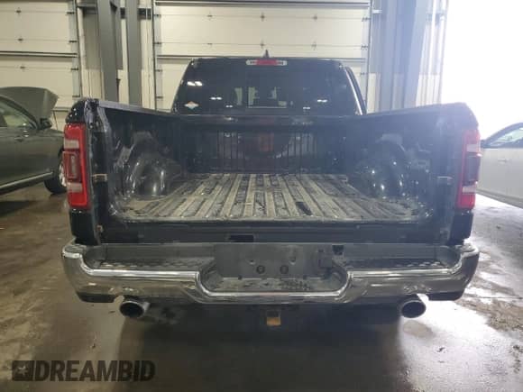 2020 Ram 1500 Laramie z VIN 1C6SRFRT2LN395604, wystawiony jako Copart lot #60349545 z przebiegiem 85 098 mil mil oraz Szkoda całkowita • Salvage title. Historia ofert i sprzedaży dostępna na DreamBid. Obrazek 6.