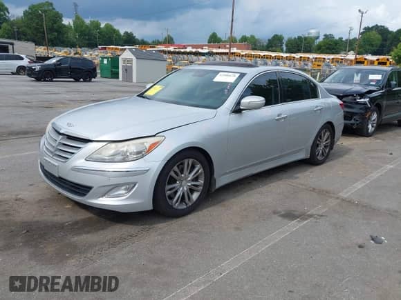 2014 Hyundai Genesis 3.8L с VIN KMHGC4DD0EU265832, выставлен на аукционе IAAI как лот 42506678 с пробегом 188 002 миль миль и . История ставок и продаж доступна на DreamBid. Изображение 2.
