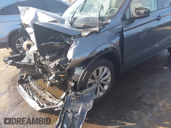 2019 Volkswagen Tiguan S с VIN 3VV0B7AX9KM111985, выставлен на аукционе IAAI как лот 42429957 с пробегом 88 015 миль миль и . История ставок и продаж доступна на DreamBid. Изображение 20.