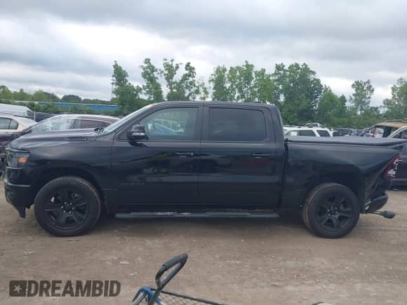 2020 Ram 1500 Big Horn z VIN 1C6SRFFT5LN397464, wystawiony jako IAAI lot #42761267 z przebiegiem 48 465 mil mil oraz . Historia ofert i sprzedaży dostępna na DreamBid. Obrazek 14.