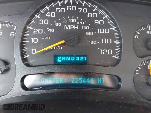2005 GMC Sierra 1500 SLE с VIN 2GTEC13T451292207, выставлен на аукционе IAAI как лот 42099007 с пробегом 225 446 миль миль и . История ставок и продаж доступна на DreamBid. Изображение 15.