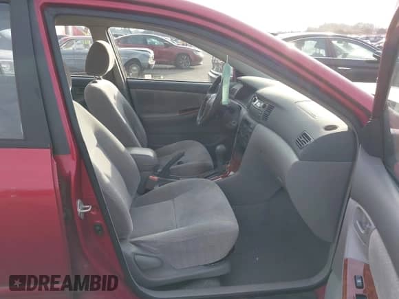 2003 Toyota Corolla LE z VIN 1NXBR32E03Z164074, wystawiony jako IAAI lot #43528734 z przebiegiem 242 551 mil mil oraz . Historia ofert i sprzedaży dostępna na DreamBid. Obrazek 5.