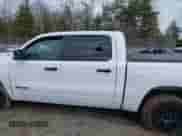 2024 Ram 1500 Big Horn z VIN 1C6SRFFT1RN124465, wystawiony jako IAAI lot #41839097 z przebiegiem 24 106 mil mil oraz . Historia ofert i sprzedaży dostępna na DreamBid. Obrazek 15.