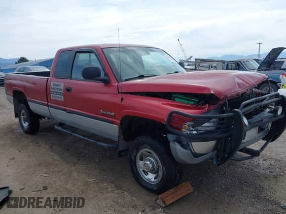 1999 Dodge 2500 with VIN 1B7KF2362XJ596848, listed as a IAAI auction lot 42575670 with 558,598 mi miles and . Bid and sale history available at DreamBid. Image 1.