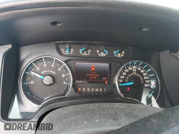 2014 Ford F-150 XL with VIN 1FTFW1CT6EFA82325, listed as a Copart auction lot 81030295 with 205,307 mi miles and Clean title. Bid and sale history available at DreamBid. Image 9.