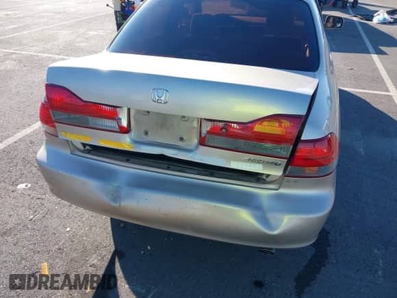 2002 Honda Accord LX z VIN 3HGCG66502G706013, wystawiony jako IAAI lot #43476314 z przebiegiem 201 499 mil mil oraz . Historia ofert i sprzedaży dostępna na DreamBid. Obrazek 6.