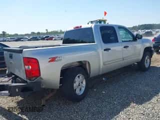 2011 Chevrolet Silverado 1500 LT z VIN 3GCPKSE35BG137683, wystawiony jako IAAI lot #42065017 z przebiegiem 189 388 mil mil oraz . Historia ofert i sprzedaży dostępna na DreamBid. Obrazek 4.