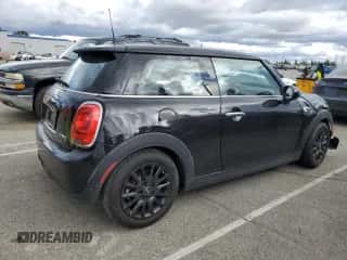 2019 MINI Hardtop Cooper with VIN WMWXP5C56K2H31697, listed as a Copart auction lot 48826655 with 60,190 mi miles and Salvage title. Bid and sale history available at DreamBid. Image 3.