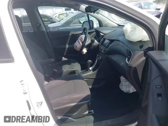 2020 Chevrolet Trax LS с VIN 3GNCJNSB2LL341775, выставлен на аукционе IAAI как лот 42690845 с пробегом 78 000 миль миль и . История ставок и продаж доступна на DreamBid. Изображение 5.