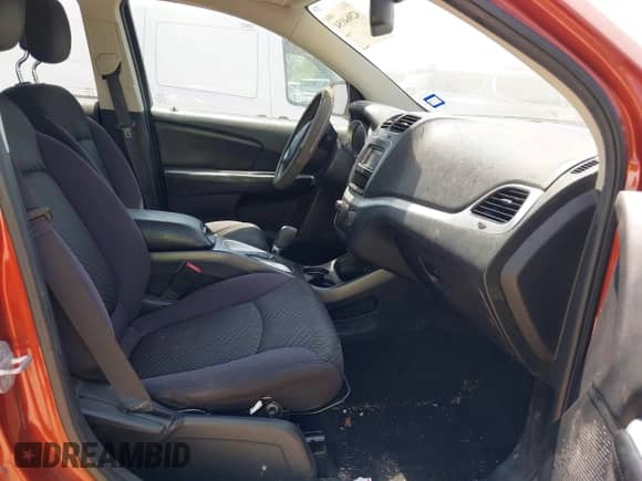 2013 Dodge Journey American Value z VIN 3C4PDCAB4DT626437, wystawiony jako IAAI lot #42964154 z przebiegiem 84 411 mil mil oraz . Historia ofert i sprzedaży dostępna na DreamBid. Obrazek 5.