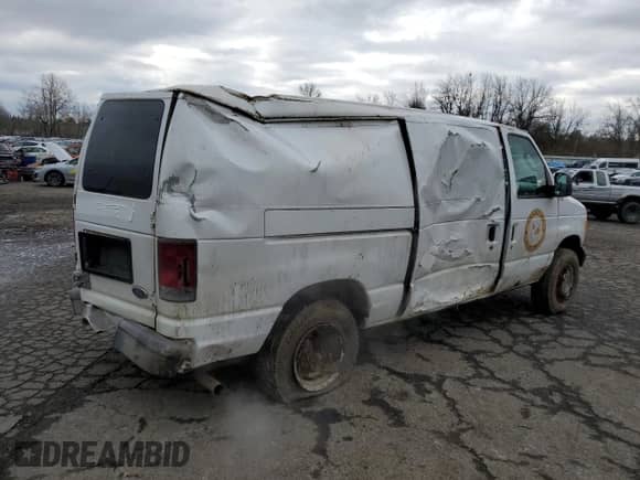 2003 Ford Econoline Cargo с VIN 1FTNE24L53HB92044, выставлен на аукционе Copart как лот 44362545 с пробегом 221 762 миль миль и Списание • Salvage title. История ставок и продаж доступна на DreamBid. Изображение 3.