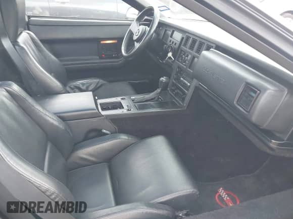 1985 Chevrolet Corvette с VIN 1G1YY0784F5138524, выставлен на аукционе IAAI как лот 42506446 с пробегом 262 602 миль миль и . История ставок и продаж доступна на DreamBid. Изображение 5.