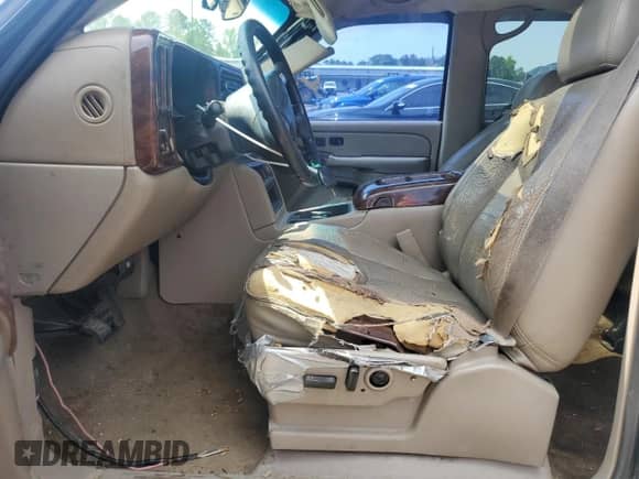 2005 GMC Sierra 1500 SLT z VIN 2GTEC13T351389897, wystawiony jako Copart lot #56167155 z przebiegiem 308 224 mil mil oraz Szkoda całkowita • Salvage title. Historia ofert i sprzedaży dostępna na DreamBid. Obrazek 7.