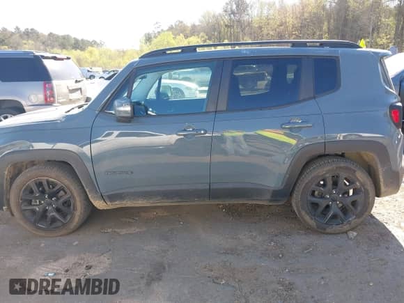 2017 Jeep Renegade Latitude z VIN ZACCJABB4HPG16935, wystawiony jako IAAI lot #41843666 z przebiegiem 37 835 mil mil oraz . Historia ofert i sprzedaży dostępna na DreamBid. Obrazek 14.
