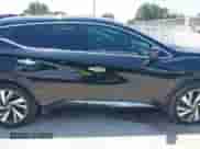 2018 Nissan Murano SV z VIN 5N1AZ2MG7JN106927, wystawiony jako IAAI lot #42299846 z przebiegiem 126 248 mil mil oraz . Historia ofert i sprzedaży dostępna na DreamBid. Obrazek 13.