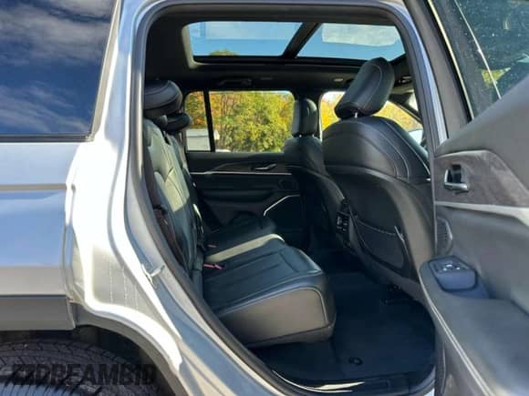 2024 Jeep Grand Cherokee with VIN 1C4RJYB63RC124893, listed as a Copart auction lot 90138765 with 55,721 mi miles and Clean title. Bid and sale history available at DreamBid. Image 7.