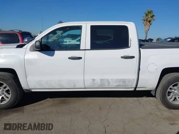 2014 Chevrolet Silverado 1500 LT z VIN 3GCPCREC8EG429550, wystawiony jako IAAI lot #43507342 z przebiegiem 359 403 mil mil oraz . Historia ofert i sprzedaży dostępna na DreamBid. Obrazek 14.