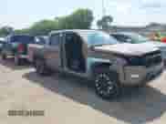 2024 Nissan Frontier SV z VIN 1N6ED1EJ2RN613221, wystawiony jako IAAI lot #43006316 z przebiegiem 24 192 mil mil oraz . Historia ofert i sprzedaży dostępna na DreamBid. Obrazek 18.