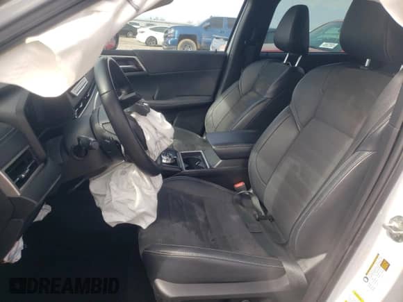 2023 Mitsubishi Outlander SE z VIN JA4T5UA97PZ040093, wystawiony jako Copart lot #47107095 z przebiegiem 58 344 mil mil oraz Nie do naprawy • Non repairable. Historia ofert i sprzedaży dostępna na DreamBid. Obrazek 7.