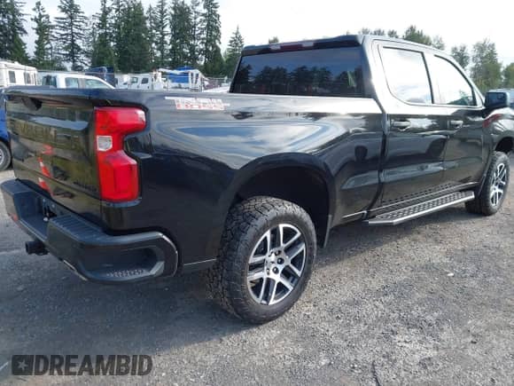 2020 Chevrolet Silverado 1500 Custom Trail Boss z VIN 1GCPYCEF5LZ368941, wystawiony jako IAAI lot #43214611 z przebiegiem 73 653 mil mil oraz . Historia ofert i sprzedaży dostępna na DreamBid. Obrazek 4.