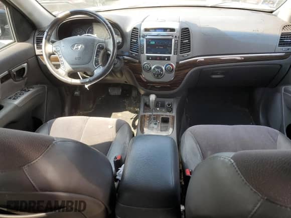 2011 Hyundai Santa Fe SE с VIN 5XYZH4AG8BG075688, выставлен на аукционе Copart как лот 66769474 с пробегом 179 518 миль миль и Списание • Salvage title. История ставок и продаж доступна на DreamBid. Изображение 8.