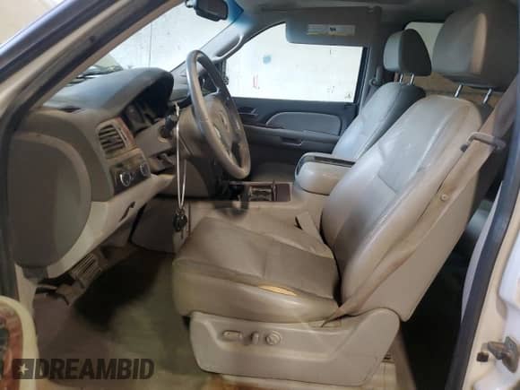 2009 Chevrolet Avalanche LS z VIN 3GNFK12039G237878, wystawiony jako Copart lot #64171345 z przebiegiem 297 848 mil mil oraz Czysty tytuł • Clean title. Historia ofert i sprzedaży dostępna na DreamBid. Obrazek 7.