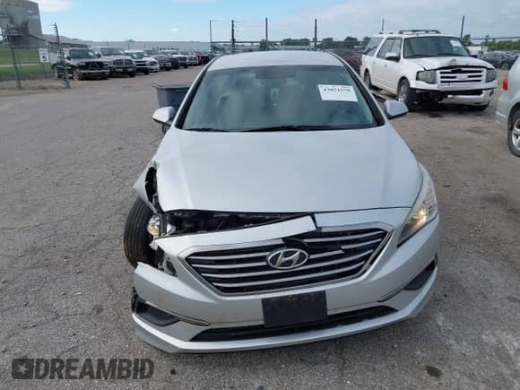 2017 Hyundai Sonata SE с VIN 5NPE24AFXHH441837, выставлен на аукционе IAAI как лот 43051578 с пробегом 151 662 миль миль и . История ставок и продаж доступна на DreamBid. Изображение 12.