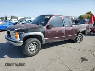1991 GMC Sierra 1500 z VIN 2GTEK19K6M1530350, wystawiony jako Copart lot #89554295 z przebiegiem 300 701 mil mil oraz Czysty tytuł • Clean title. Historia ofert i sprzedaży dostępna na DreamBid. Obrazek 1.