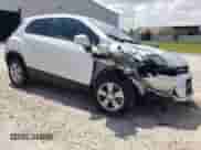 2022 Chevrolet Trax LS с VIN KL7CJKSM6NB526762, выставлен на аукционе Copart как лот 65289465 с пробегом 102 306 миль миль и Чистый • Clean title. История ставок и продаж доступна на DreamBid. Изображение 4.