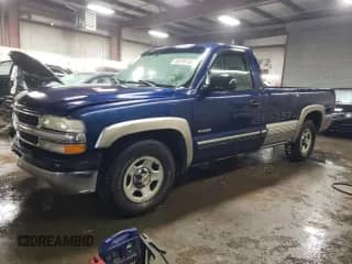 2000 Chevrolet Silverado 1500 with VIN 1GCEC14W2YE325152, listed as a Copart auction lot 45670315 with 147,420 mi miles and Salvage title. Bid and sale history available at DreamBid. Image 1.