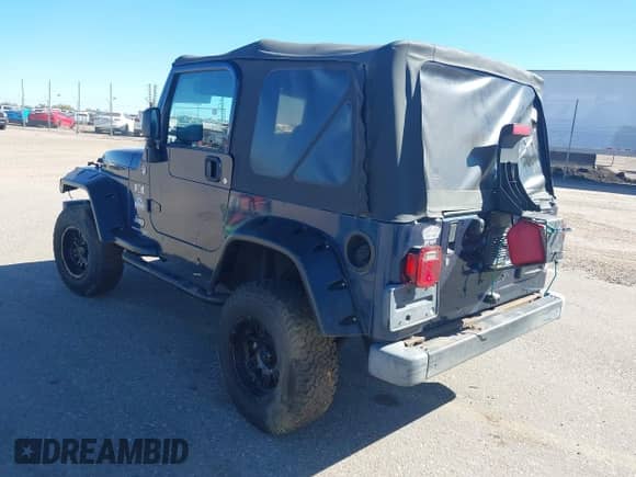 2005 Jeep Wrangler X z VIN 1J4FA39S75P306974, wystawiony jako IAAI lot #43506239 z przebiegiem Nie podano mil oraz . Historia ofert i sprzedaży dostępna na DreamBid. Obrazek 3.