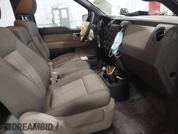 2010 Ford F-150 XL z VIN 1FTEX1EW6AFD81288, wystawiony jako IAAI lot #42499048 z przebiegiem 39 605 mil mil oraz . Historia ofert i sprzedaży dostępna na DreamBid. Obrazek 5.