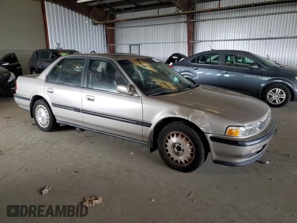 1990 Honda Accord z VIN JHMCB7666LC086038, wystawiony jako Copart lot #65686595 z przebiegiem 155 689 mil mil oraz Czysty tytuł • Clean title. Historia ofert i sprzedaży dostępna na DreamBid. Obrazek 4.