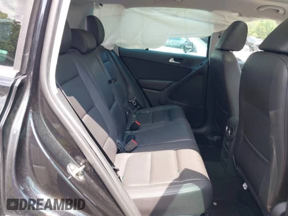 2017 Volkswagen Tiguan Wolfsburg Edition с VIN WVGSV7AX3HK004814, выставлен на аукционе IAAI как лот 42702326 с пробегом 58 364 миль миль и . История ставок и продаж доступна на DreamBid. Изображение 8.