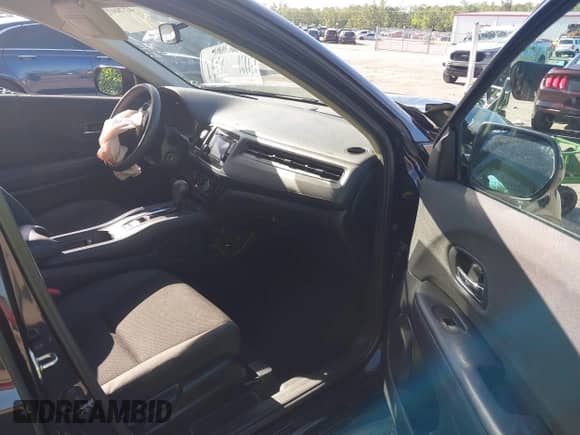 2020 Honda HR-V LX с VIN 3CZRU5H3XLM705391, выставлен на аукционе IAAI как лот 42789720 с пробегом 50 827 миль миль и . История ставок и продаж доступна на DreamBid. Изображение 5.