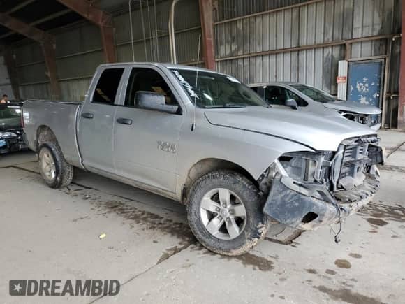2016 Ram 1500 Tradesman z VIN 1C6RR7FGXGS276928, wystawiony jako Copart lot #80499604 z przebiegiem 159 457 mil mil oraz Szkoda całkowita • Salvage title. Historia ofert i sprzedaży dostępna na DreamBid. Obrazek 4.