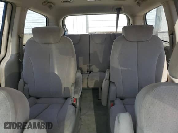 2007 Hyundai Entourage GLS z VIN KNDMC233376024777, wystawiony jako Copart lot #71625235 z przebiegiem 221 868 mil mil oraz Szkoda całkowita • Salvage title. Historia ofert i sprzedaży dostępna na DreamBid. Obrazek 10.