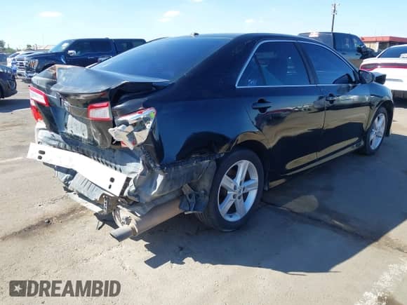 2012 Toyota Camry L z VIN 4T1BF1FK4CU043707, wystawiony jako IAAI lot #43335350 z przebiegiem 137 242 mil mil oraz . Historia ofert i sprzedaży dostępna na DreamBid. Obrazek 4.