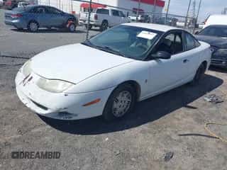 2002 Saturn SC с VIN 1G8ZP14882Z191880, выставлен на аукционе IAAI как лот 41818103 с пробегом 193 597 миль миль и . История ставок и продаж доступна на DreamBid. Изображение 2.