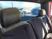 2005 GMC Sierra 1500 Work Truck z VIN 1GTEC14XX5Z187194, wystawiony jako IAAI lot #42644156 z przebiegiem 213 308 mil mil oraz . Historia ofert i sprzedaży dostępna na DreamBid. Obrazek 8.