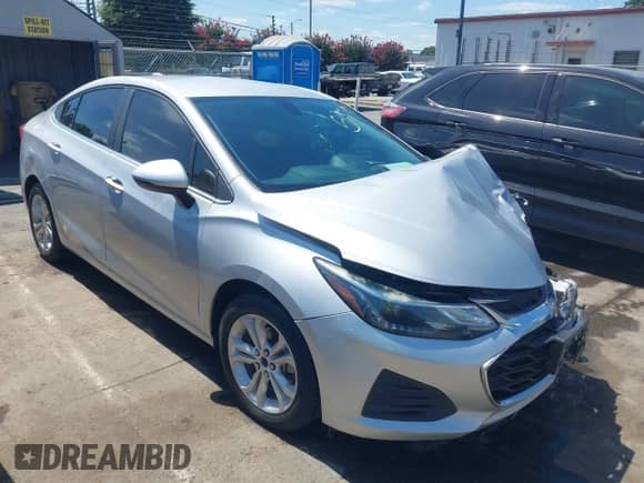 2019 Chevrolet Cruze LT с VIN 1G1BE5SM0K7144223, выставлен на аукционе IAAI как лот 43086890 с пробегом 139 120 миль миль и . История ставок и продаж доступна на DreamBid. Изображение 1.