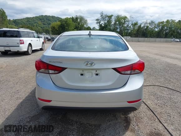 2014 Hyundai Elantra SE с VIN KMHDH4AE6EU170581, выставлен на аукционе IAAI как лот 43083339 с пробегом 106 961 миль миль и . История ставок и продаж доступна на DreamBid. Изображение 17.