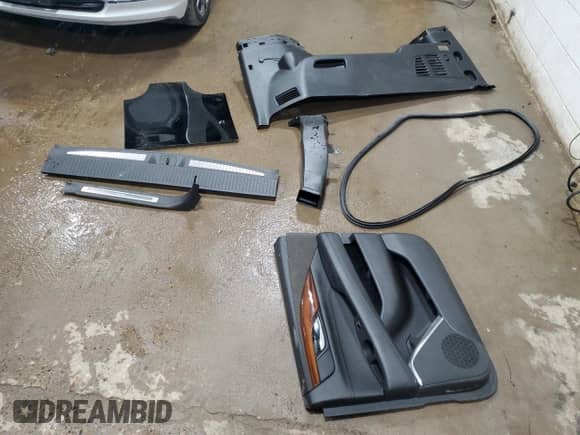 2016 Cadillac Escalade ESV Luxury Collection с VIN 1GYS3HKJXGR168197, выставлен на аукционе Copart как лот 62641105 с пробегом 153 083 миль миль и Списание • Salvage title. История ставок и продаж доступна на DreamBid. Изображение 13.