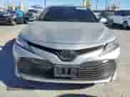 2019 Toyota Camry SE z VIN 4T1B11HK3KU268503, wystawiony jako Copart lot #71220275 z przebiegiem 105 038 mil mil oraz Szkoda całkowita • Salvage title. Historia ofert i sprzedaży dostępna na DreamBid. Obrazek 5.