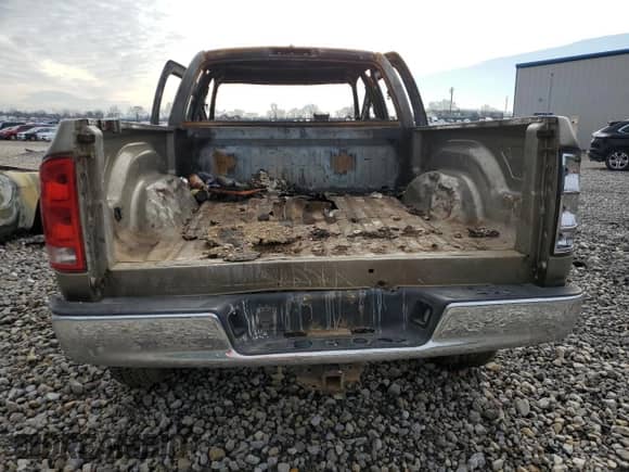 2006 Dodge 2500 SLT z VIN 1D7KS28D46J197611, wystawiony jako Copart lot #86955874 z przebiegiem Nie podano mil oraz Nie do naprawy • Non repairable. Historia ofert i sprzedaży dostępna na DreamBid. Obrazek 6.