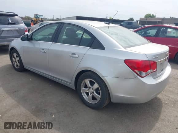 2013 Chevrolet Cruze 1LT with VIN 1G1PC5SB8D7307827, listed as a IAAI auction lot 43260480 with 203,784 mi miles and . Bid and sale history available at DreamBid. Image 3.