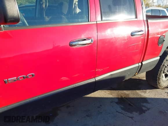 2005 Dodge 1500 SLT с VIN 1D7HU18D35S157155, выставлен на аукционе IAAI как лот 43489737 с пробегом Не указан миль и . История ставок и продаж доступна на DreamBid. Изображение 6.